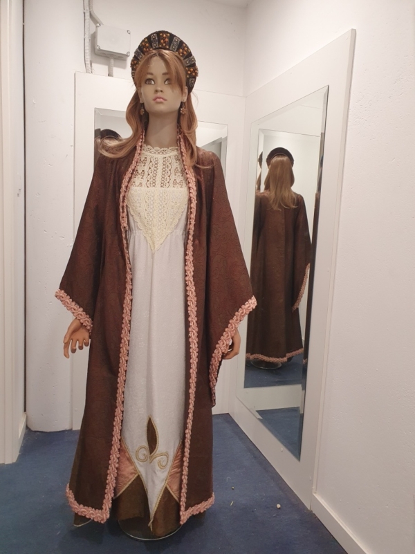 Traje Medieval Madrastra de Cenicienta
