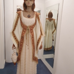 Traje Medieval Modista Bordadora de la corte