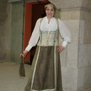 Traje Medieval Campesina de las Tierras Altas
